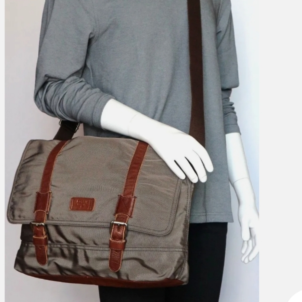 Fossil Canyon Messenger Bag NWT